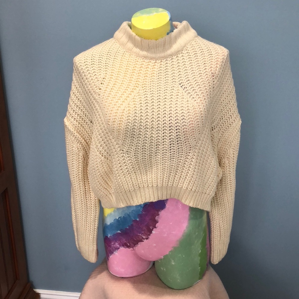 Dahli Cropped Sweater Size S/M